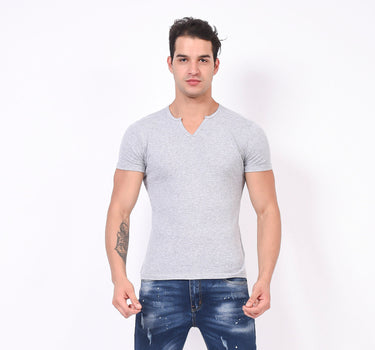 PLAYERA PARA HOMBRE QUARRY PLAY KM24B001 CUELLO CORTE V BC CHI