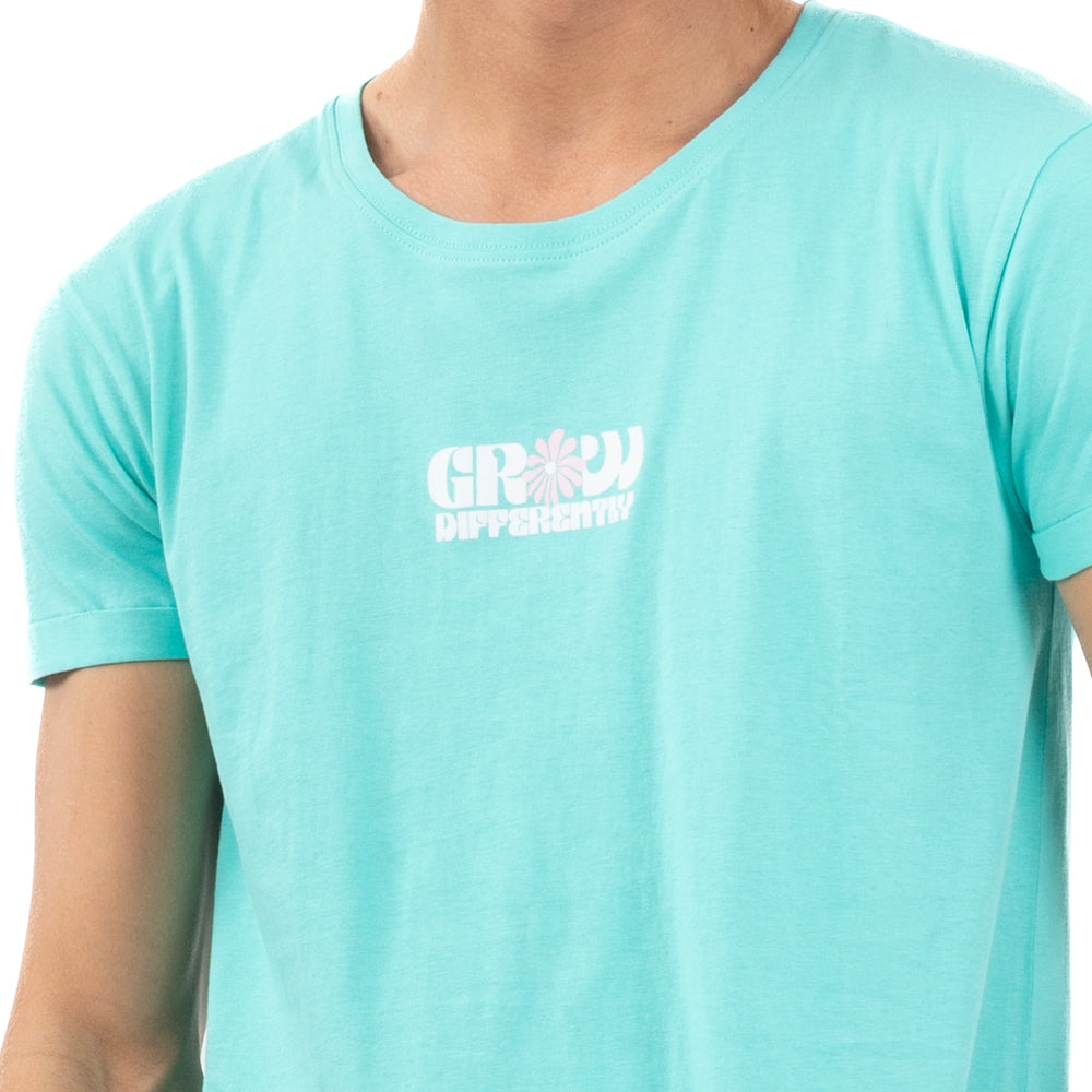 PLAYERA LONG FIT ESTAMPADA GROW DIFFERENTLY