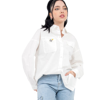 BLUSA PARA MUJER OVERSIZE CON BOLSA FRONTAL Y APLICACIÓN QUARRY