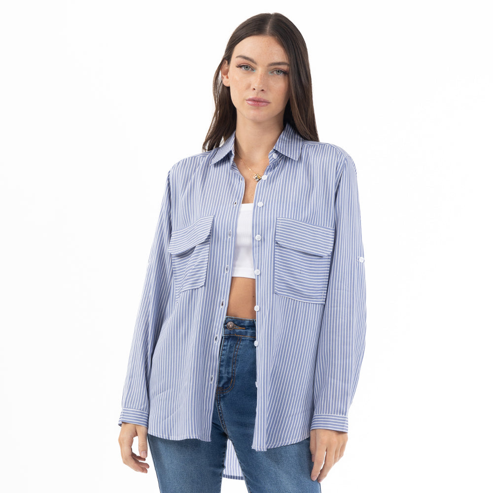 BLUSA CAMISERA OVERSIZE CON TAPAS FRONTALES