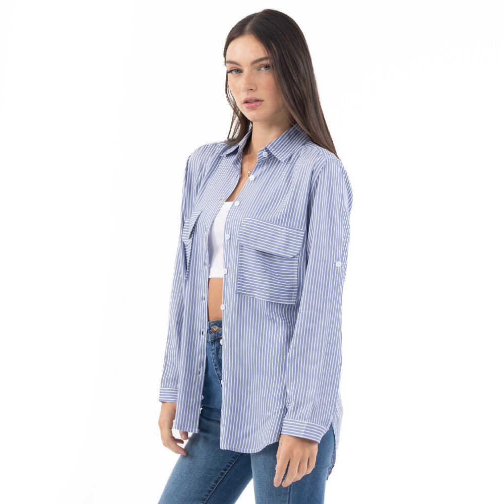 BLUSA CAMISERA OVERSIZE CON TAPAS FRONTALES