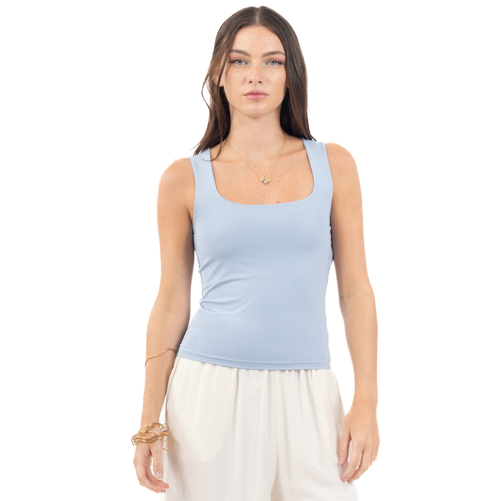 TOP LISO CORTE SLIM FIT