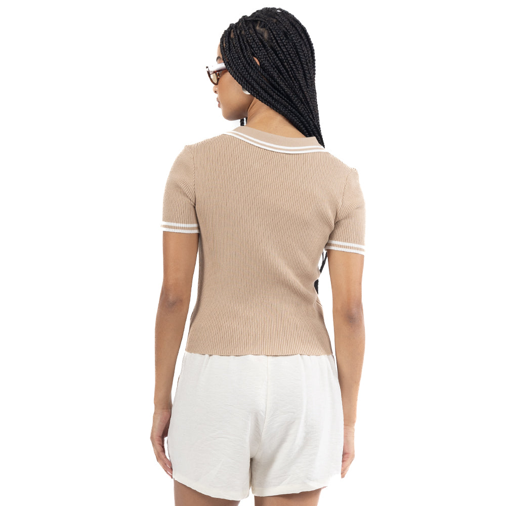 PLAYERA POLO CON RAYAS EN CUELLO Y MANGAS