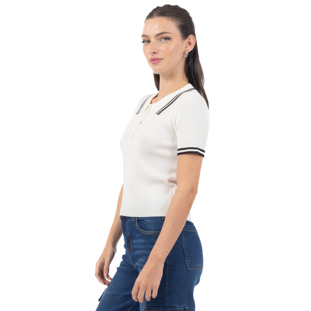 PLAYERA POLO CON RAYAS EN CUELLO Y MANGAS