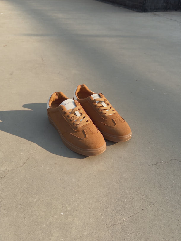 Tenis Sneakers con Acabado de Gamuza y Suela de Goma para Hombre Quarry #color_beige